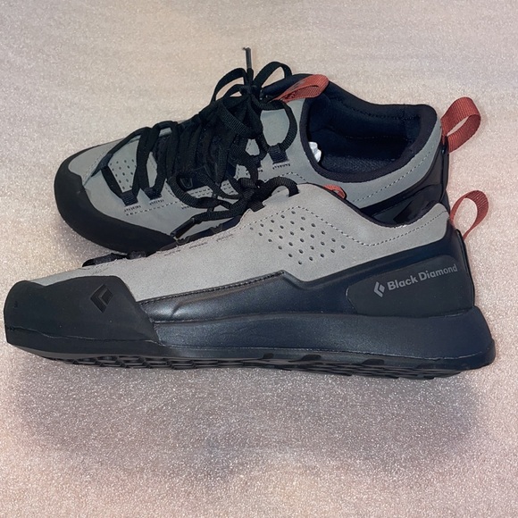 Black Diamond Leather HikingShoes US Men 6.5 US women 8 NWT